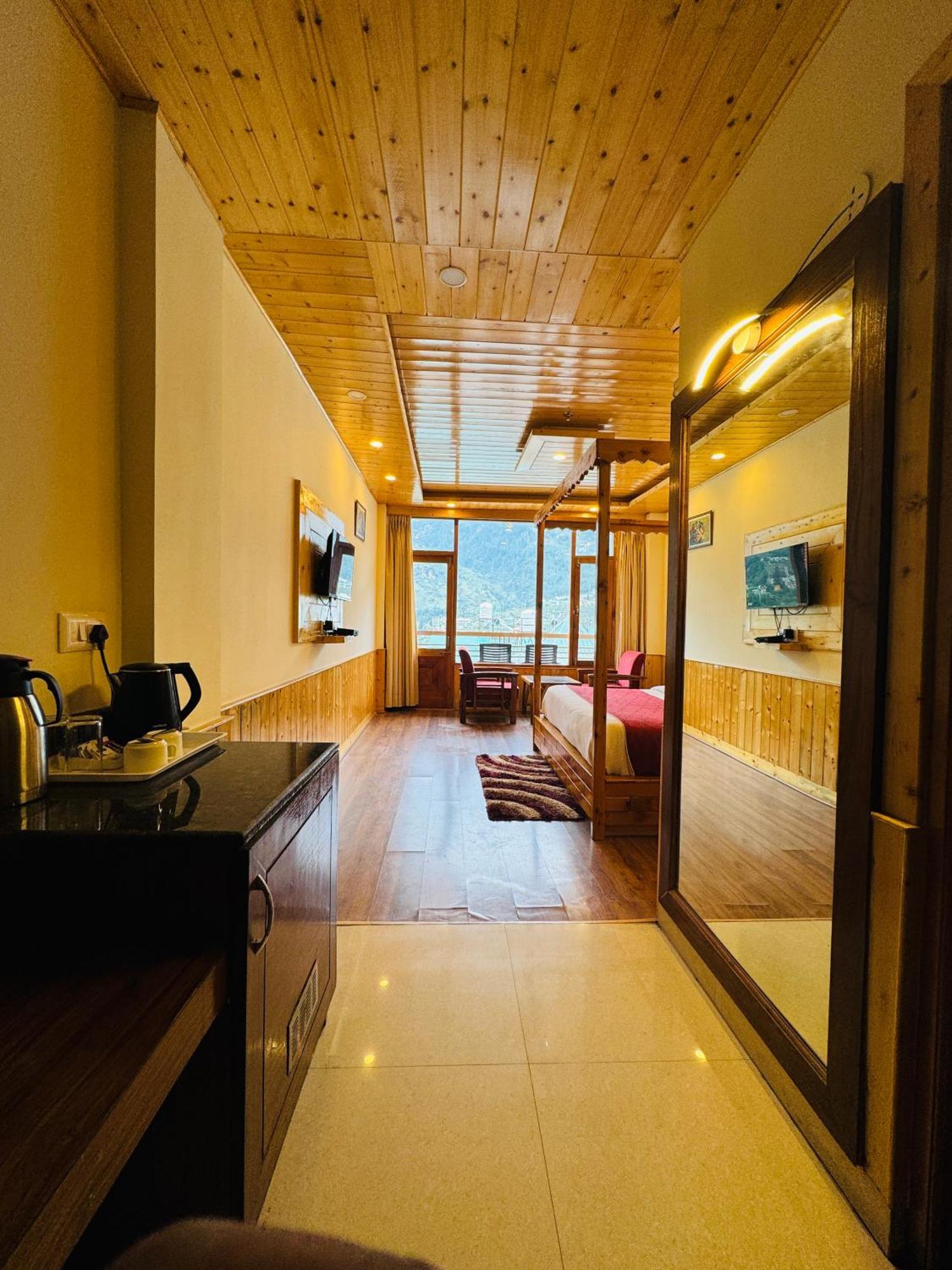 Swastik Grand Manali Hotell Exteriör bild